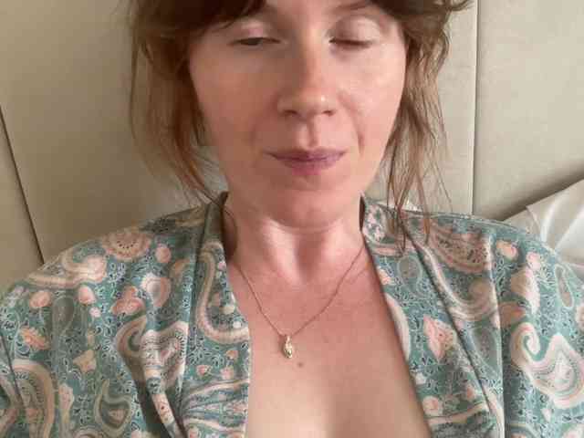 REDHEADROSIE webcam
