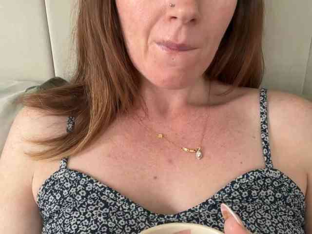 REDHEADROSIE webcam