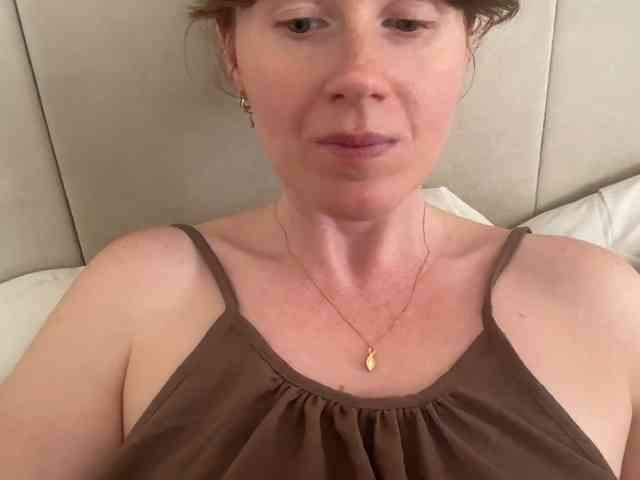 REDHEADROSIE webcam