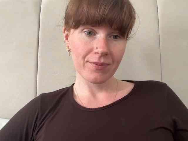 REDHEADROSIE webcam