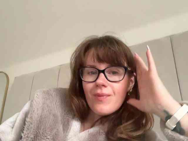 REDHEADROSIE webcam