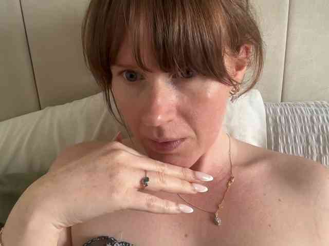 REDHEADROSIE webcam