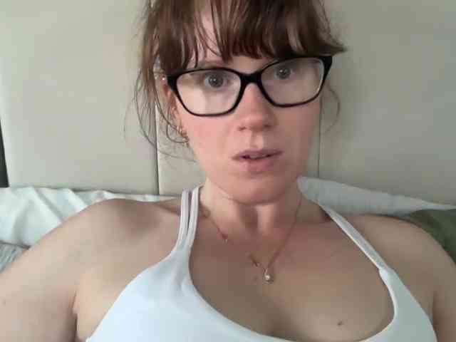 REDHEADROSIE webcam