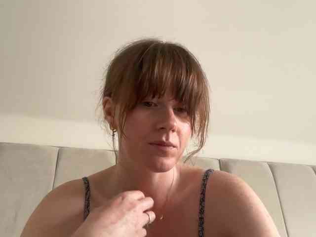 REDHEADROSIE webcam