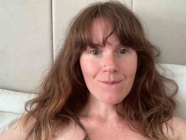 REDHEADROSIE webcam