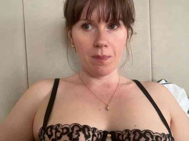 REDHEADROSIE webcam