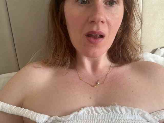 REDHEADROSIE webcam