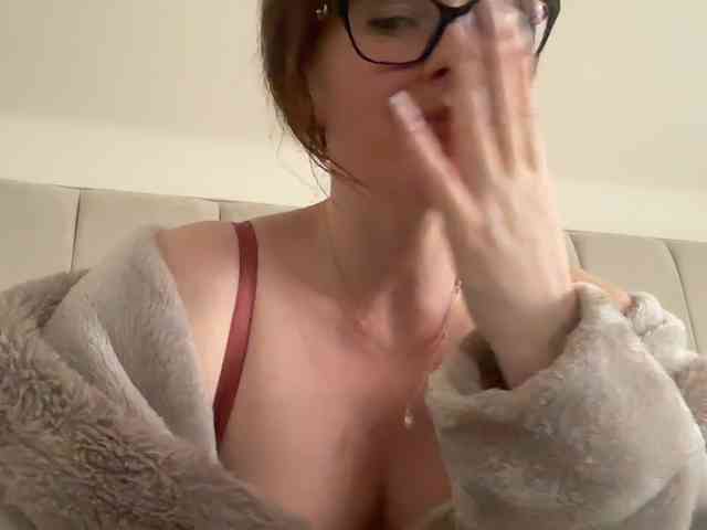 REDHEADROSIE webcam