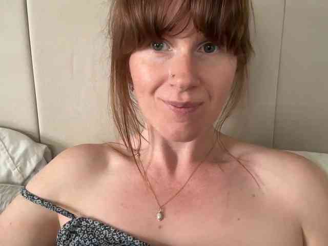 REDHEADROSIE webcam