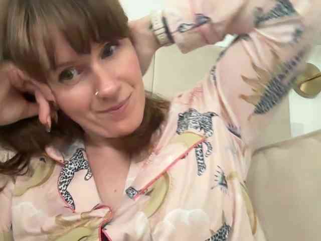 REDHEADROSIE webcam