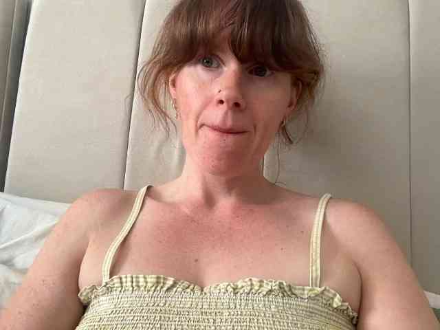 REDHEADROSIE webcam