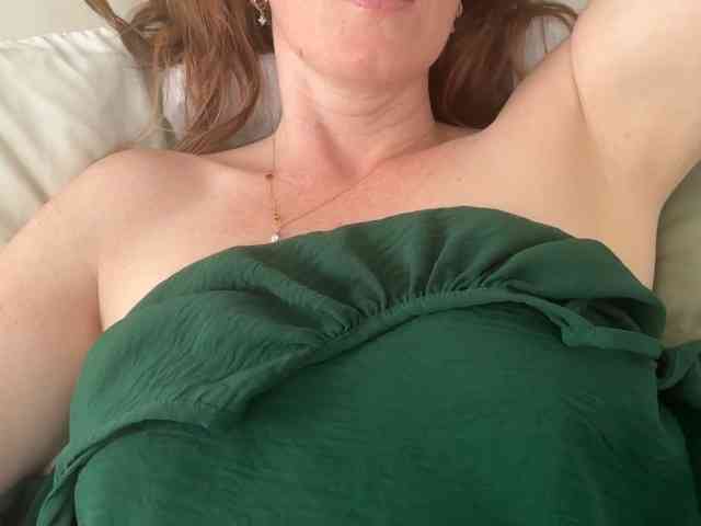 REDHEADROSIE webcam