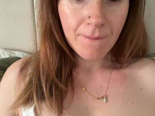 REDHEADROSIE webcam