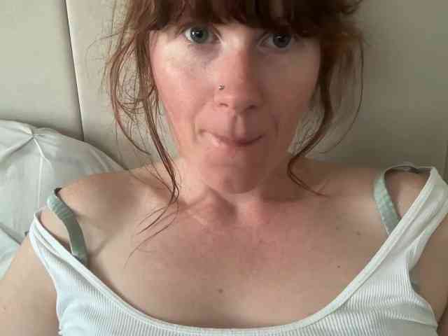 REDHEADROSIE webcam