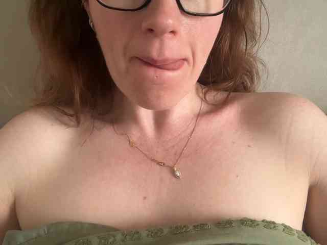 REDHEADROSIE webcam