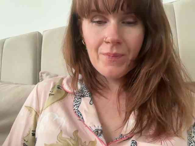 REDHEADROSIE webcam