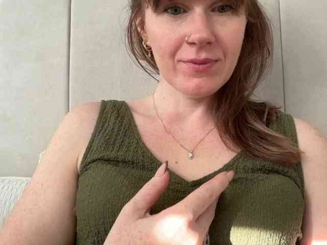 REDHEADROSIE webcam