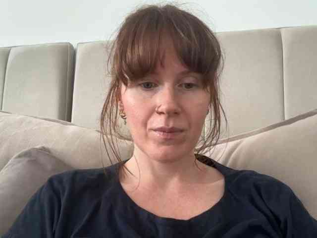 REDHEADROSIE webcam