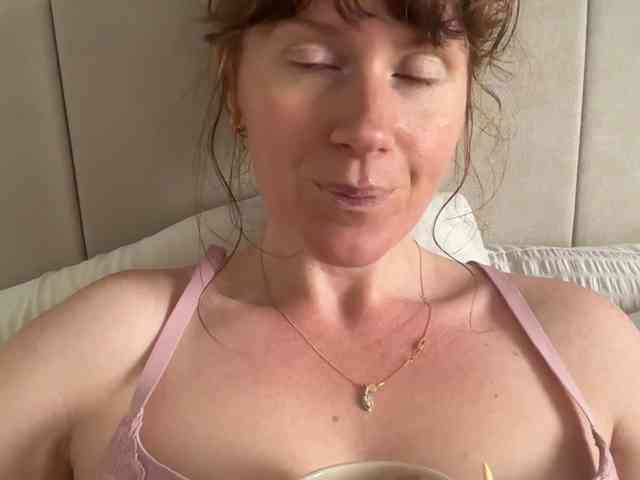 REDHEADROSIE webcam