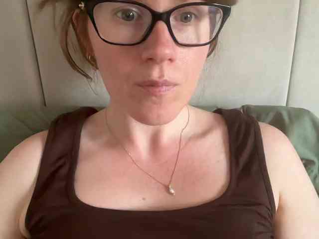 REDHEADROSIE webcam
