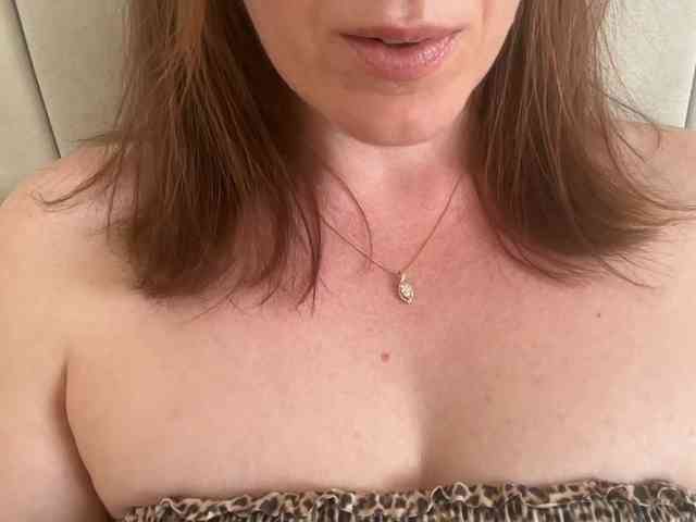 REDHEADROSIE webcam