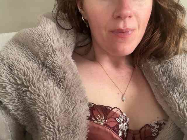 REDHEADROSIE webcam