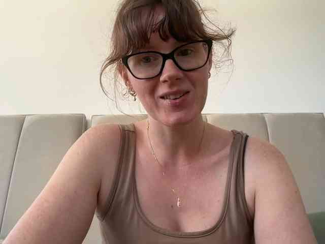 REDHEADROSIE webcam