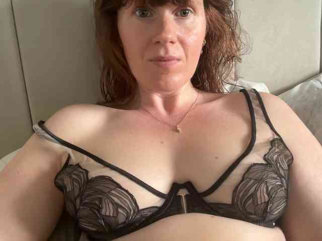REDHEADROSIE webcam