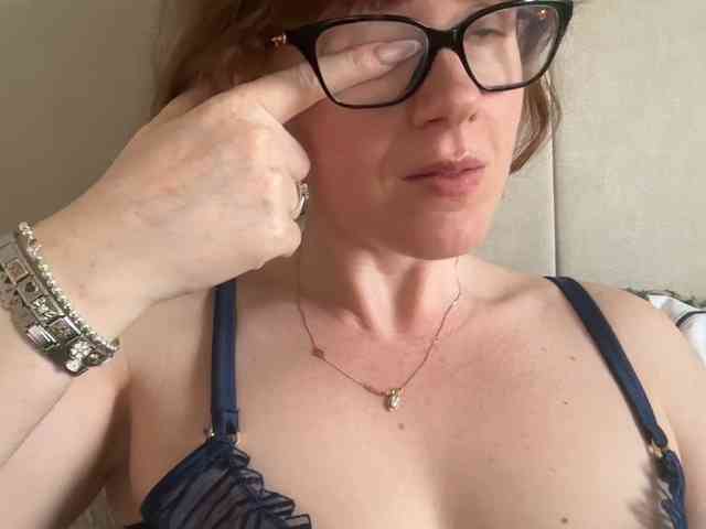 REDHEADROSIE webcam