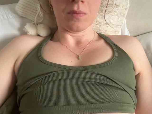 REDHEADROSIE webcam