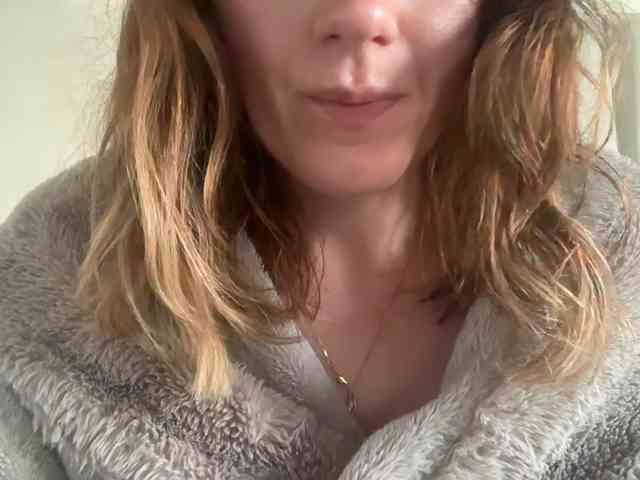 REDHEADROSIE webcam
