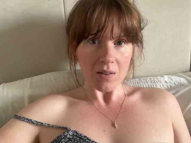 REDHEADROSIE webcam
