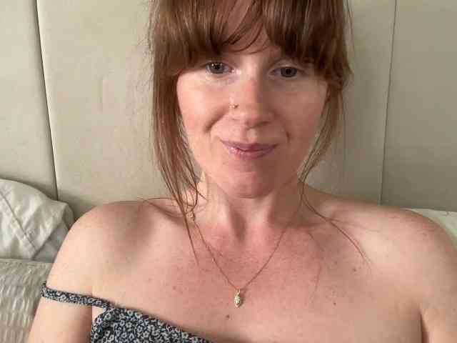 REDHEADROSIE webcam