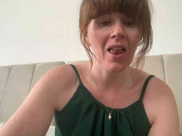 REDHEADROSIE webcam