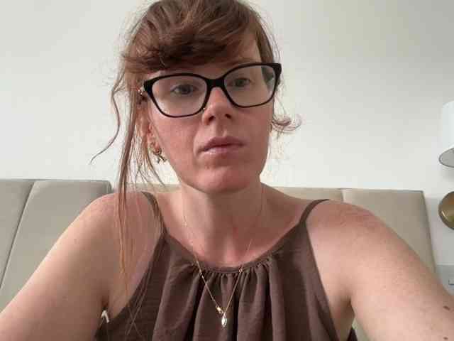 REDHEADROSIE webcam