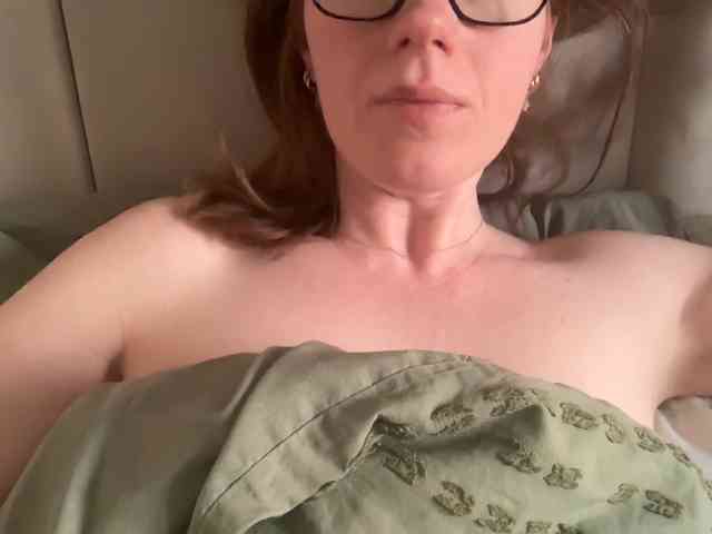 REDHEADROSIE webcam