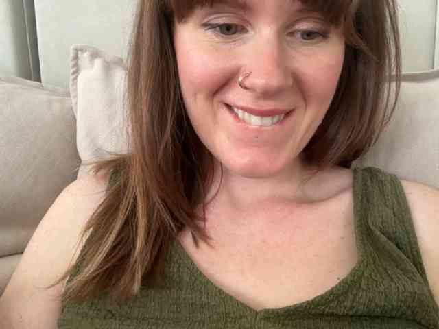 REDHEADROSIE webcam
