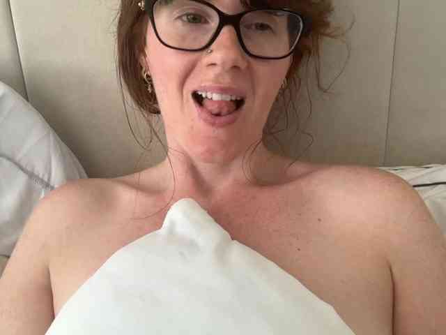 REDHEADROSIE webcam