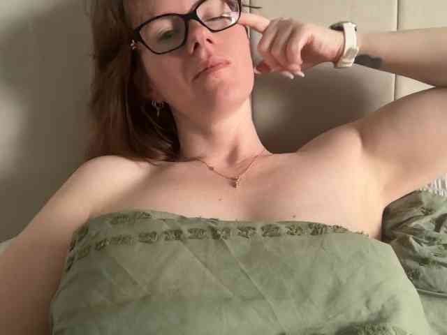 REDHEADROSIE webcam
