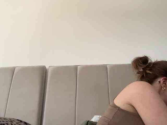 REDHEADROSIE webcam