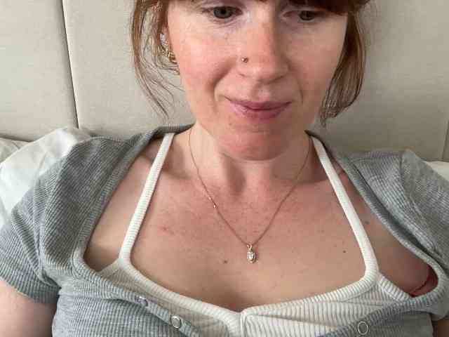 REDHEADROSIE webcam