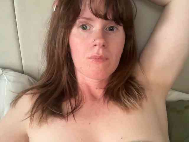 REDHEADROSIE webcam