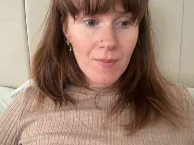 REDHEADROSIE webcam
