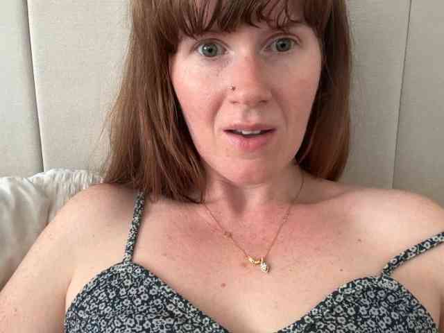 REDHEADROSIE webcam