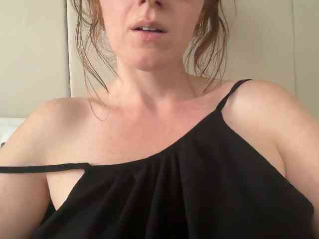 REDHEADROSIE webcam