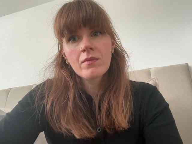 REDHEADROSIE webcam