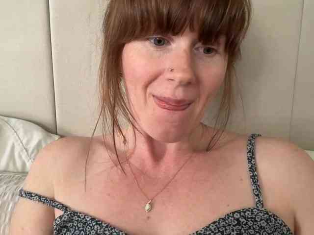 REDHEADROSIE webcam