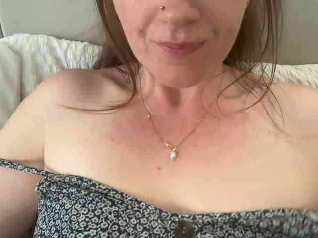 REDHEADROSIE webcam