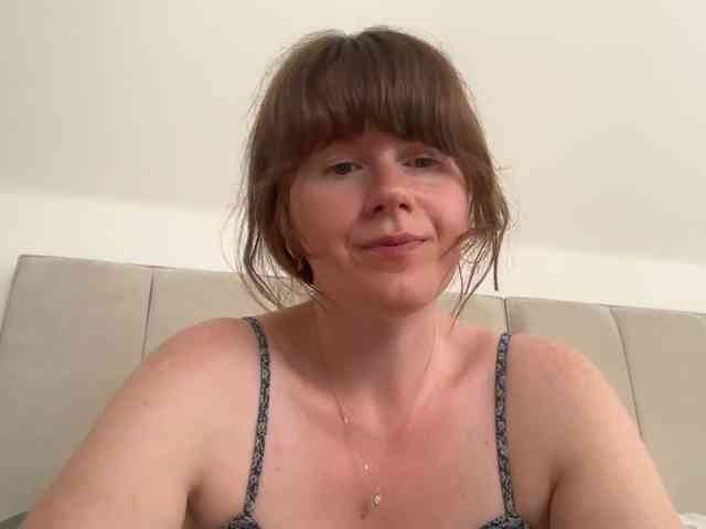 REDHEADROSIE webcam