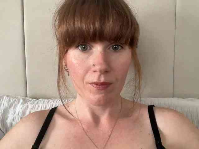 REDHEADROSIE webcam